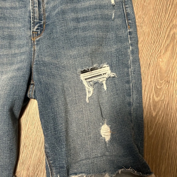Old Navy Distressed Jean Shorts 10 🩳 - Picture 2 of 9